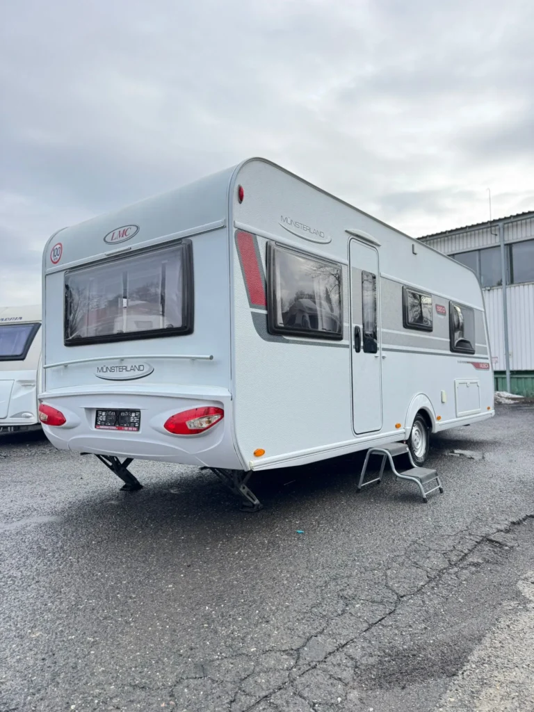Karavan LMC Münsterland s elegantním designem a prostorným interiérem pro vaše dobrodružství.