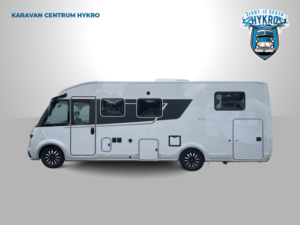 Obytné auto Adria, moderní a prostorné, ideální pro dobrodružství na cestách. Perfektní volba pro cestovatele!