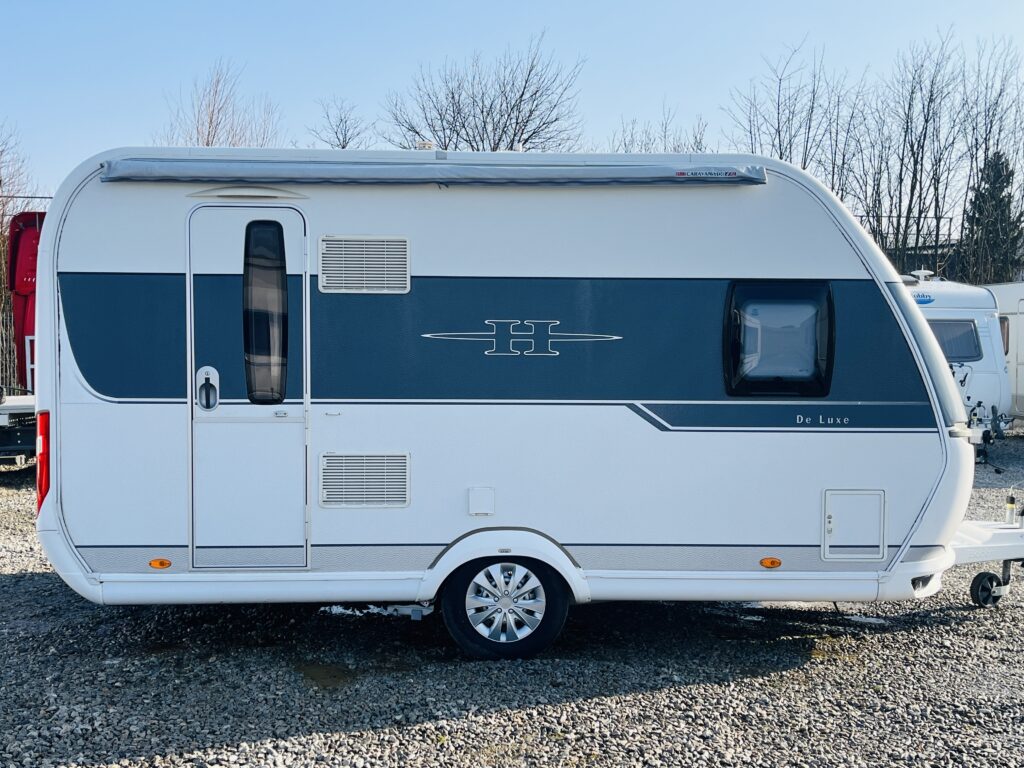 Karavan H - De Luxe s moderním designem a kvalitním zpracováním, ideální pro dobrodružství na cestách.