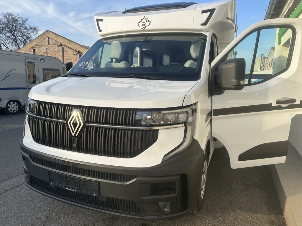 Obytné auto Renault, moderní design a prostorný interiér, ideální pro dobrodružství na cestách.